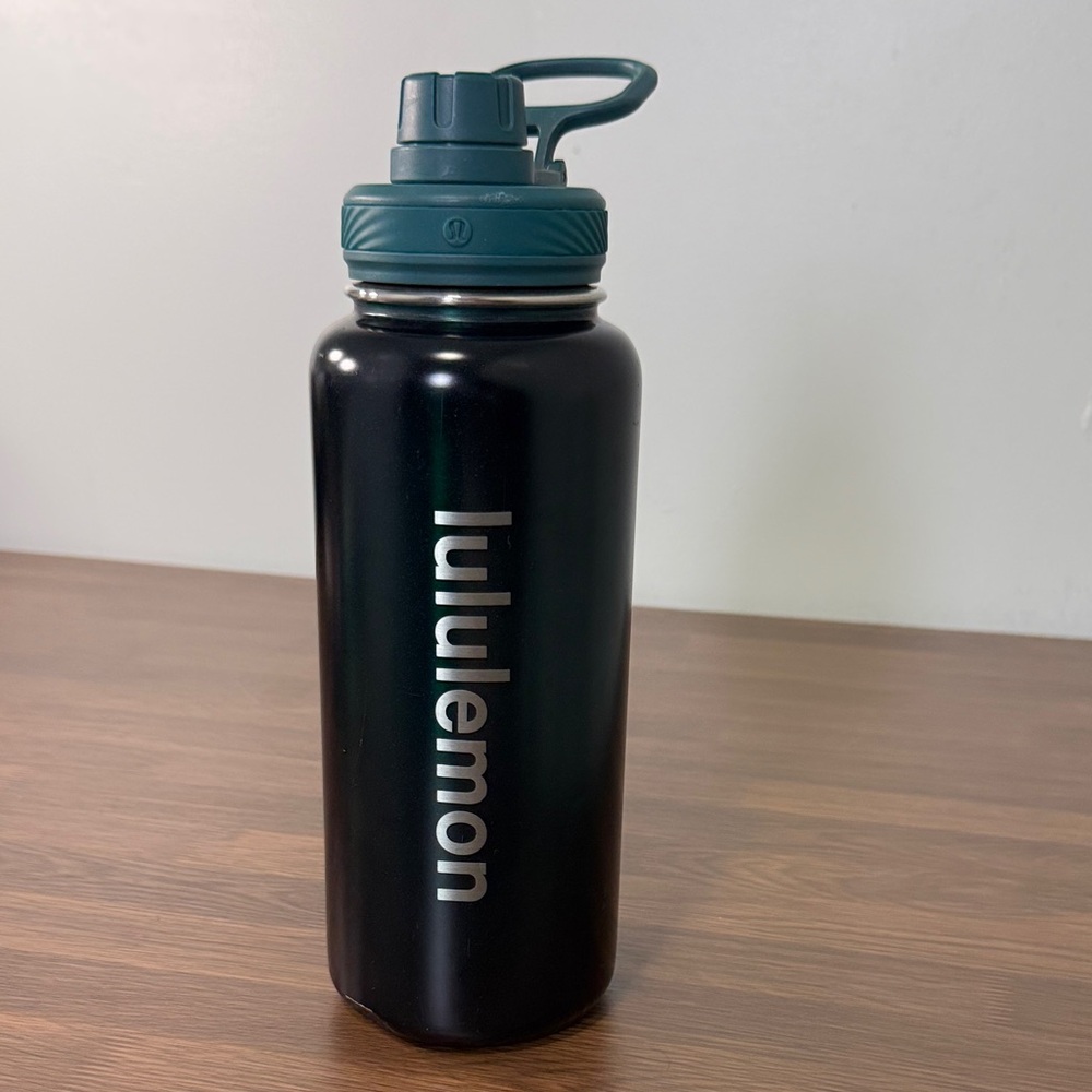 Lululemon Back to Life Green Sport Bottle